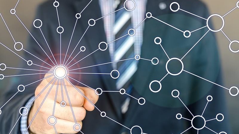 软件开发与系统集成：优缺点解析